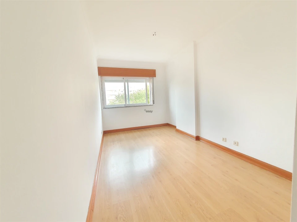 Apartamento T2 para Venda em Algueirão-Mem Martins Foto 15
