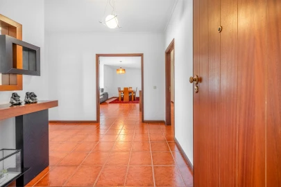 Apartamento T3 para Venda em Cristelos, Boim e Ordem