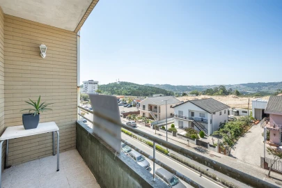 Apartamento T3 para Venda em Cristelos, Boim e Ordem