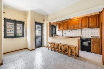 Apartamento T3 para Venda em Póvoa de Varzim, Beiriz e Argivai