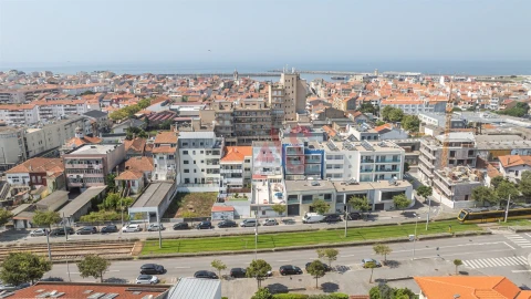 Apartamento T3 para Venda em Póvoa de Varzim, Beiriz e Argivai