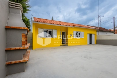 Moradia T3 para Arrendamento em Marvila, Ribeira Santarém, São Salvador, São Nicolau