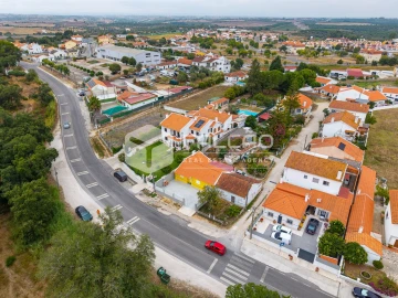 Moradia T3 para Arrendamento em Marvila, Ribeira Santarém, São Salvador, São Nicolau