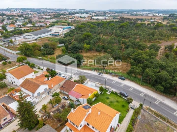 Moradia T3 para Arrendamento em Marvila, Ribeira Santarém, São Salvador, São Nicolau