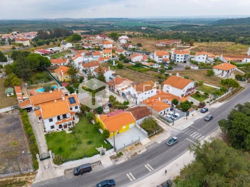 Moradia T3 para Arrendamento em Marvila, Ribeira Santarém, São Salvador, São Nicolau