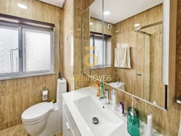 Apartamento T3 para Venda em O. Azeméis, Riba-Ul, Ul, Macinhata Seixa, Madail