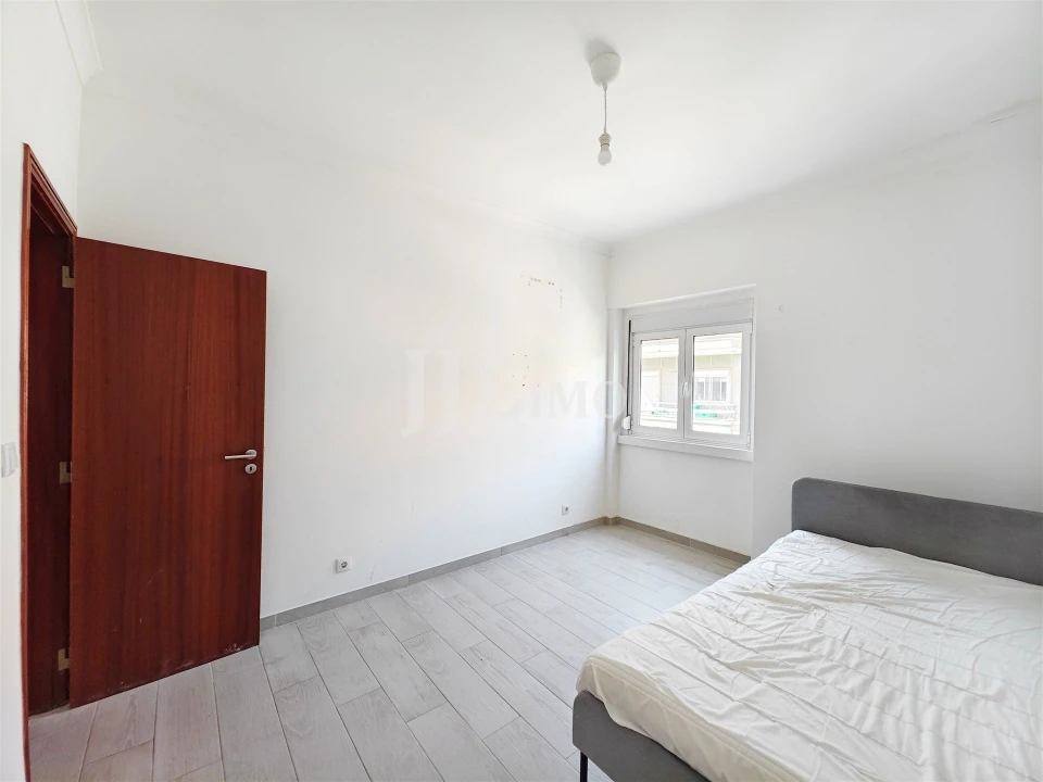 Apartamento T3 para Venda em Almada, Cova da Piedade, Pragal e Cacilhas Foto 8