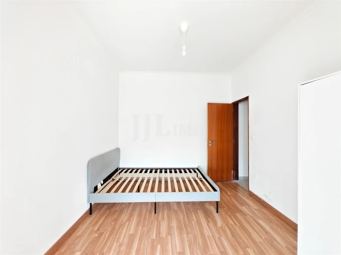 Apartamento T3 para Venda em Almada, Cova da Piedade, Pragal e Cacilhas Foto 3