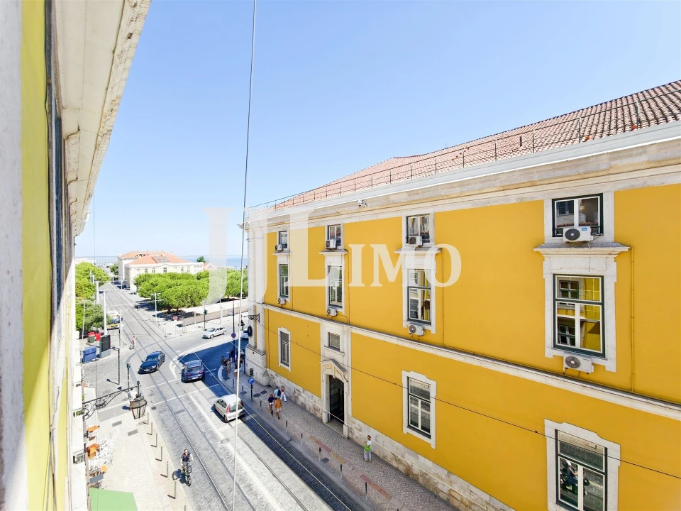 Apartamento T3 para Arrendamento em Santa Maria Maior Foto 10
