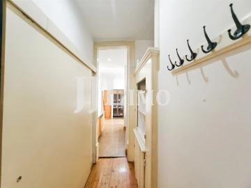 Apartamento T3 para Arrendamento em Santa Maria Maior