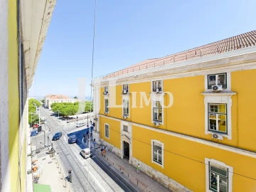 Apartamento T3 para Arrendamento em Santa Maria Maior