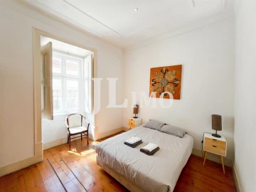 Apartamento T3 para Arrendamento em Santa Maria Maior