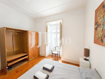 Apartamento T3 para Arrendamento em Santa Maria Maior