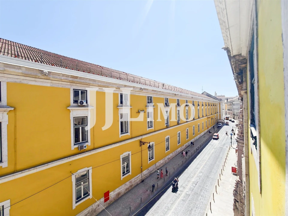 Apartamento T3 para Arrendamento em Santa Maria Maior Foto 5