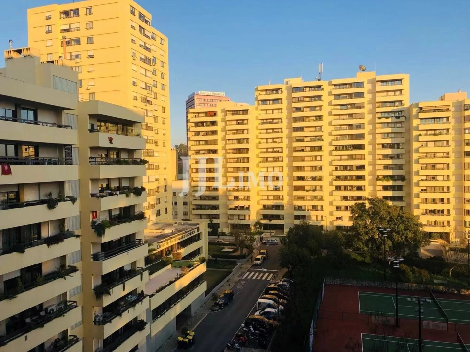 Apartamento T2 para Arrendamento em São Domingos de Benfica Foto 14