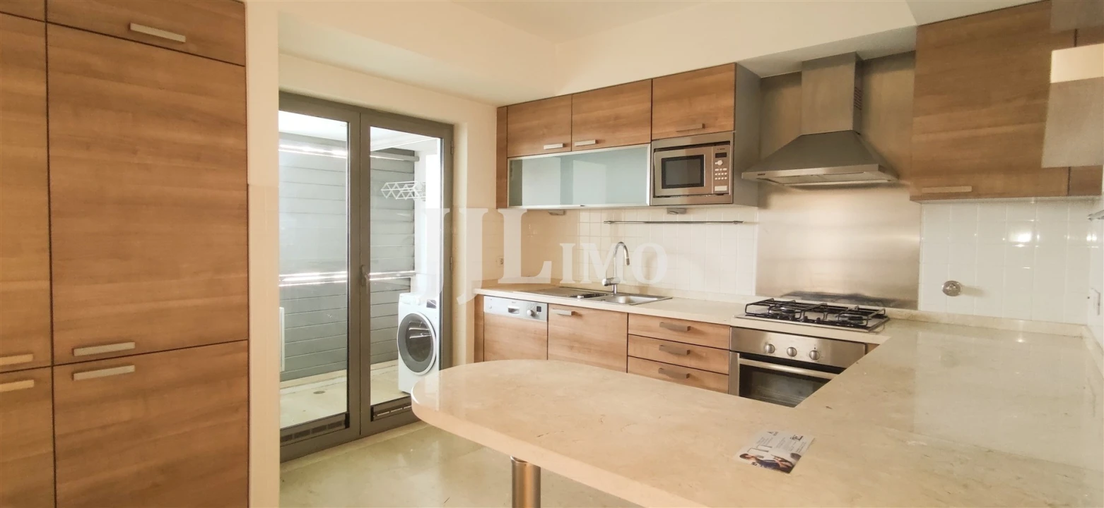 Apartamento T2 para Arrendamento em São Domingos de Benfica Foto 9