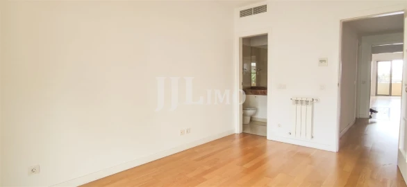 Apartamento T2 para Arrendamento em São Domingos de Benfica
