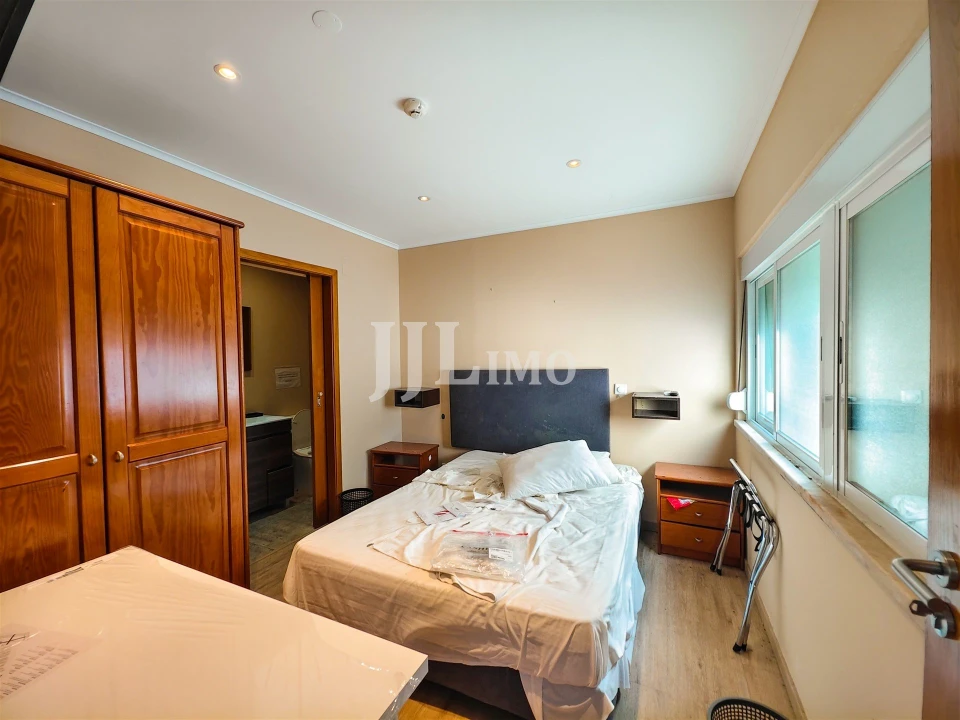 Apartamento T10 para Arrendamento em Santo António Foto 16