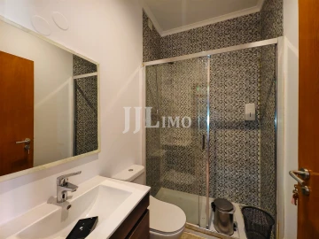Apartamento T10 para Arrendamento em Santo António