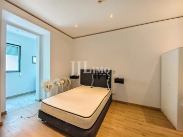 Apartamento T10 para Arrendamento em Santo António