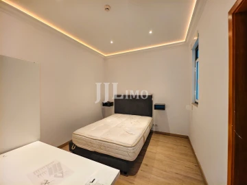 Apartamento T10 para Arrendamento em Santo António