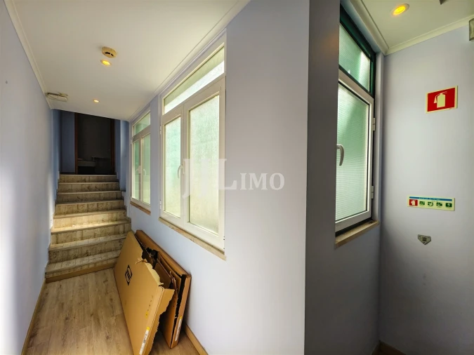 Apartamento T10 para Arrendamento em Santo António Foto 14
