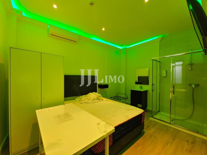 Apartamento T10 para Arrendamento em Santo António Foto 7
