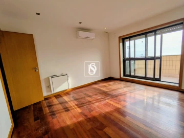 Apartamento T3 para Venda em Póvoa de Varzim, Beiriz e Argivai