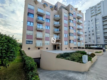 Apartamento T3 para Venda em Póvoa de Varzim, Beiriz e Argivai