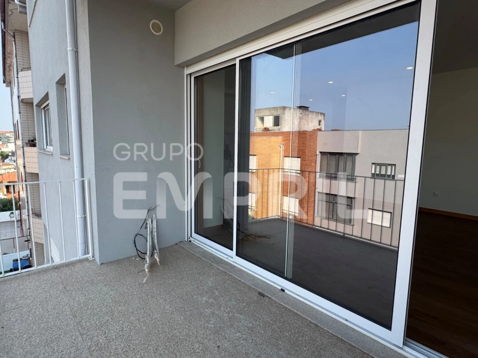 Apartamento T1 para Venda em Oliveira do Douro Foto 8
