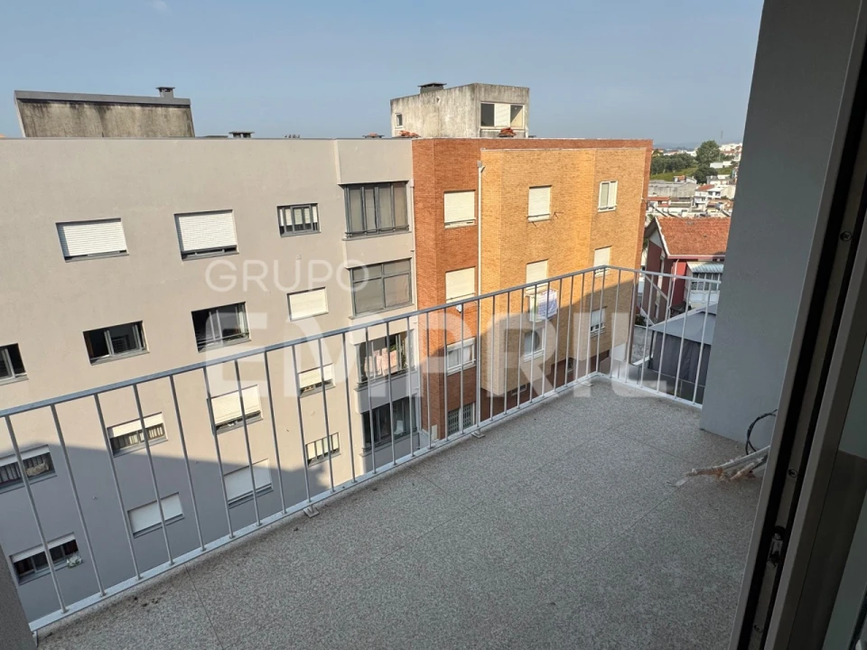 Apartamento T1 para Venda em Oliveira do Douro Foto 9