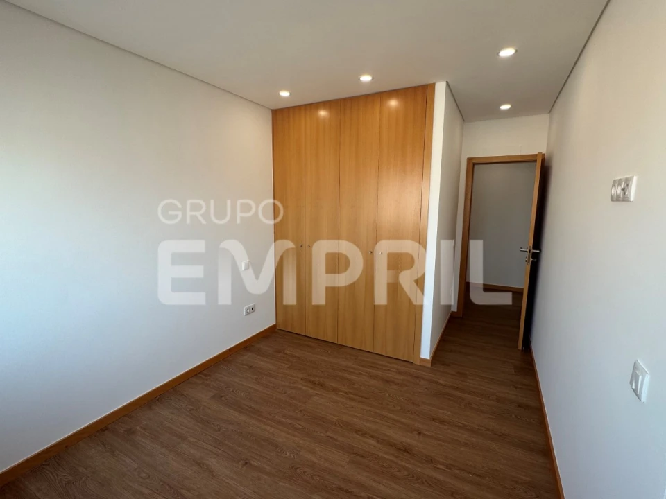 Apartamento T1 para Venda em Oliveira do Douro Foto 14