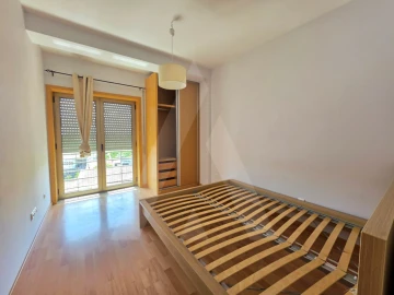Apartamento T1 para Arrendamento em Aradas