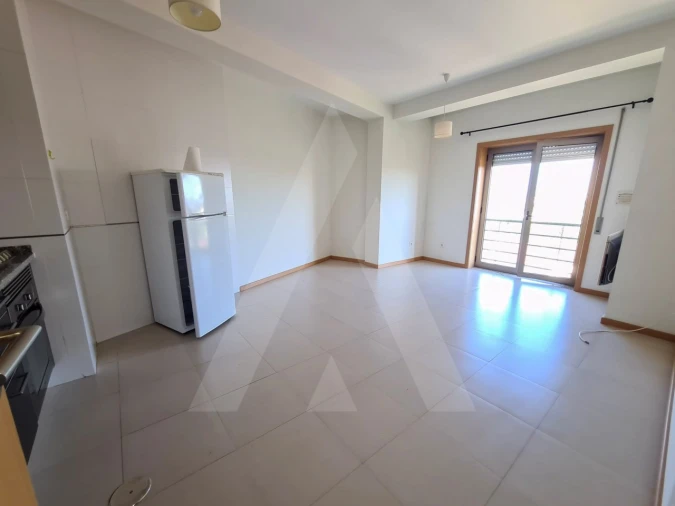 Apartamento T1 para Arrendamento em Aradas Foto 3