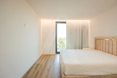 Apartamento T3 para Venda em Glória e Vera Cruz
