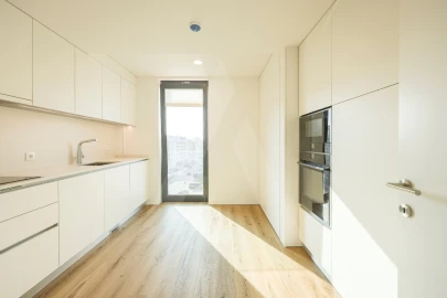 Apartamento T3 para Venda em Glória e Vera Cruz