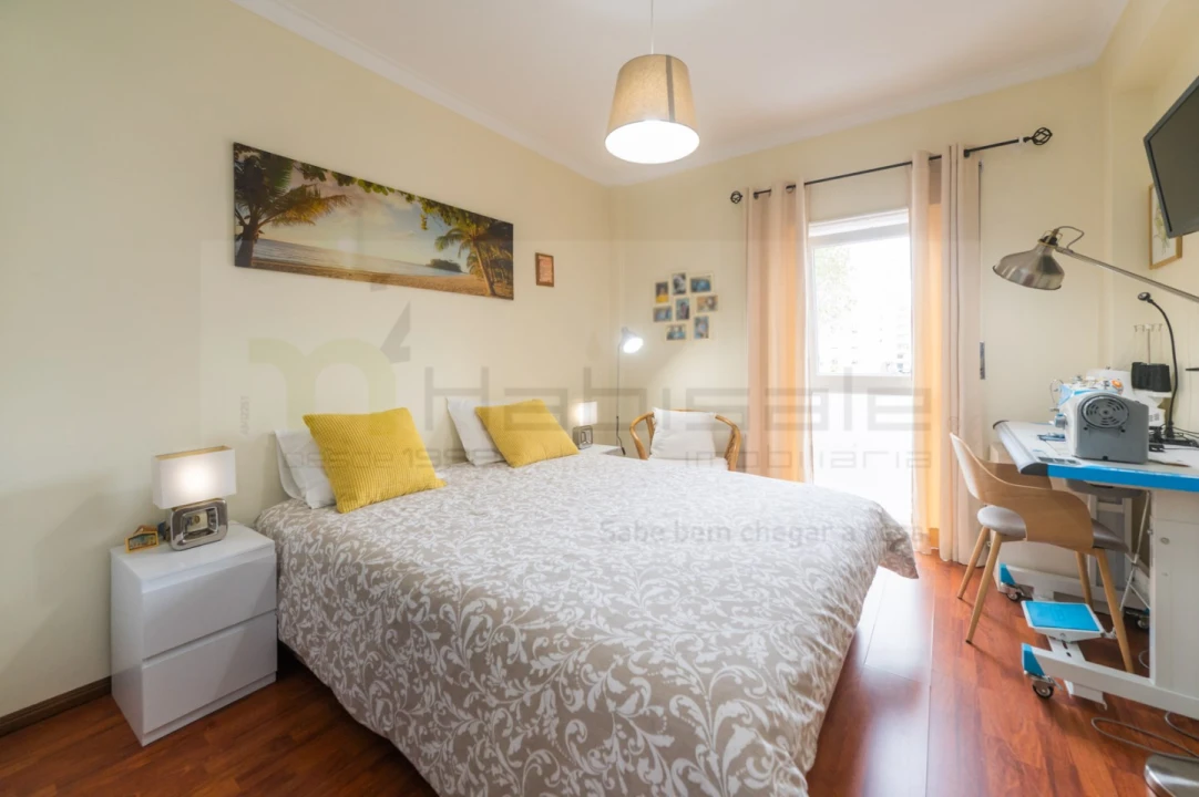 Apartamento T2 para Venda em Algueirão-Mem Martins Foto 24