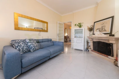Apartamento T2 para Venda em Algueirão-Mem Martins