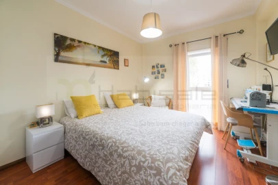 Apartamento T2 para Venda em Algueirão-Mem Martins