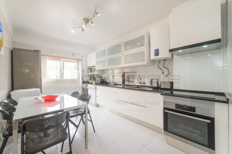 Apartamento T2 para Venda em Algueirão-Mem Martins Foto 3