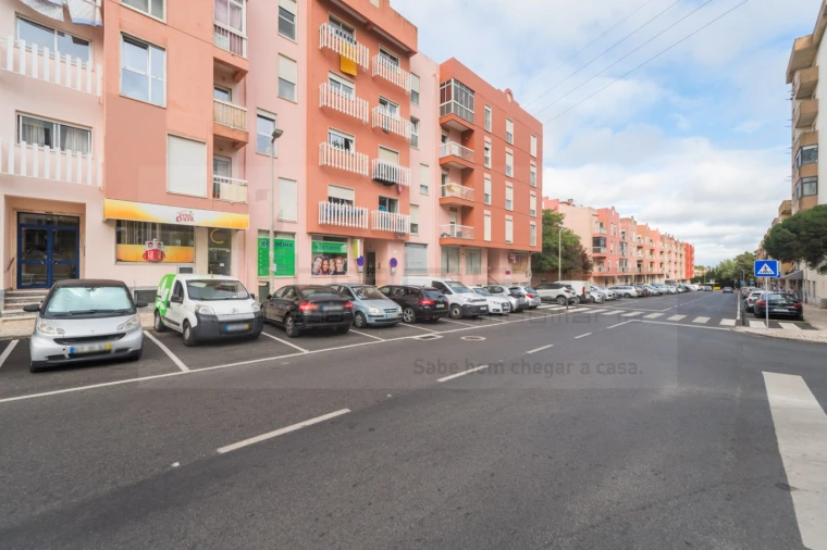 Apartamento T2 para Venda em Algueirão-Mem Martins Foto 39