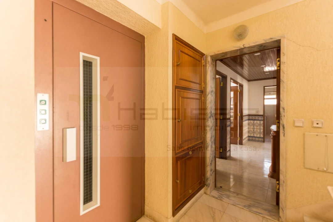 Apartamento T2 para Venda em Ramada e Caneças Foto 6