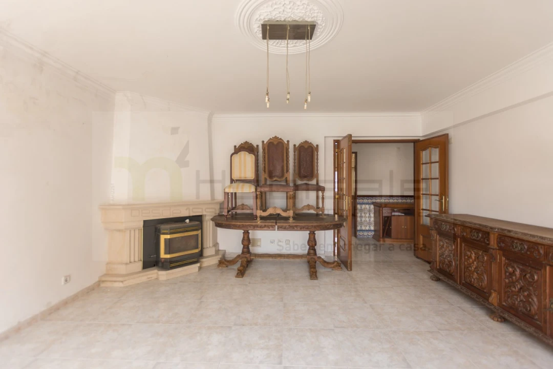 Apartamento T2 para Venda em Ramada e Caneças Foto 11