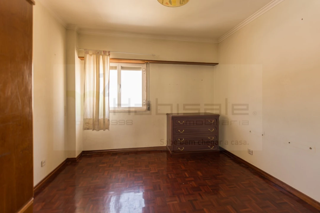 Apartamento T2 para Venda em Ramada e Caneças Foto 13