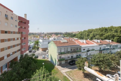 Apartamento T2 para Venda em Ramada e Caneças