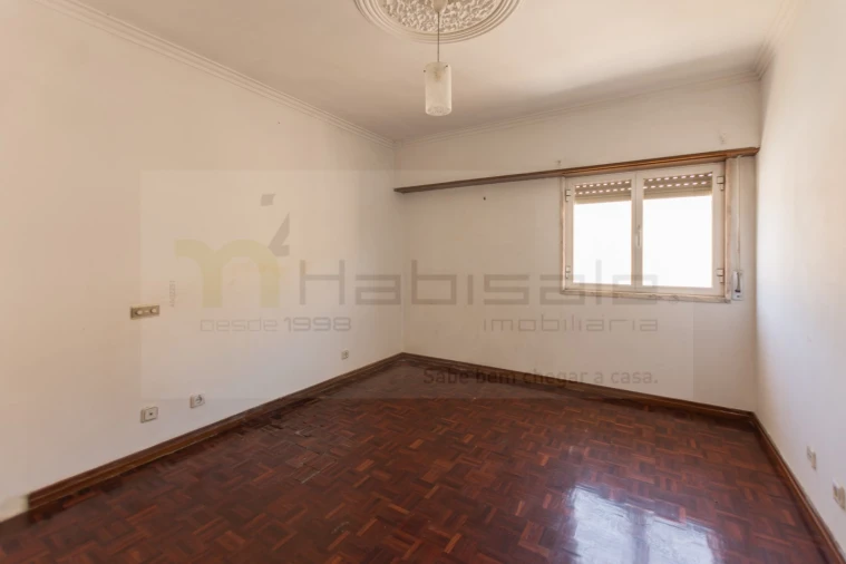 Apartamento T2 para Venda em Ramada e Caneças Foto 14
