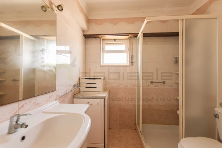 Apartamento T2 para Venda em Ramada e Caneças Foto 17