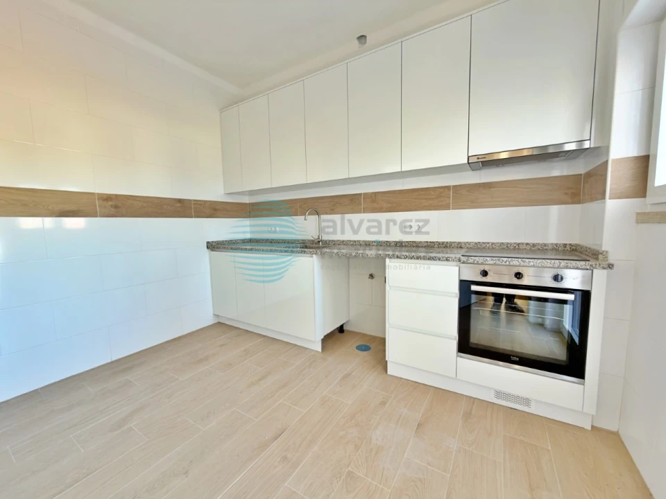 Apartamento T2 para Venda em Bombarral e Vale Covo Foto 3