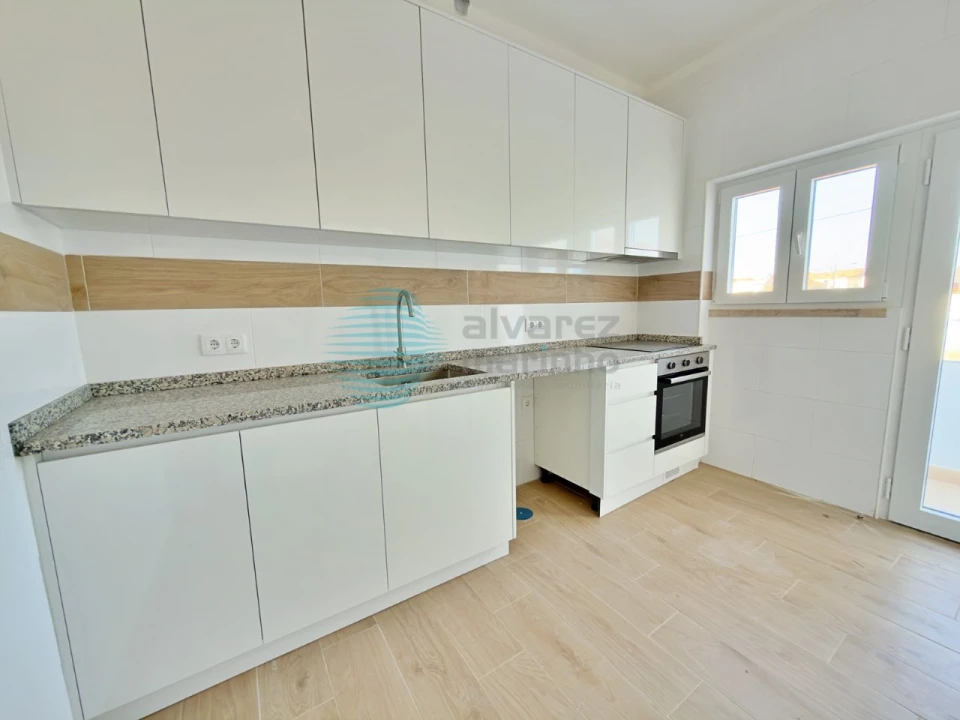 Apartamento T2 para Venda em Bombarral e Vale Covo Foto 4