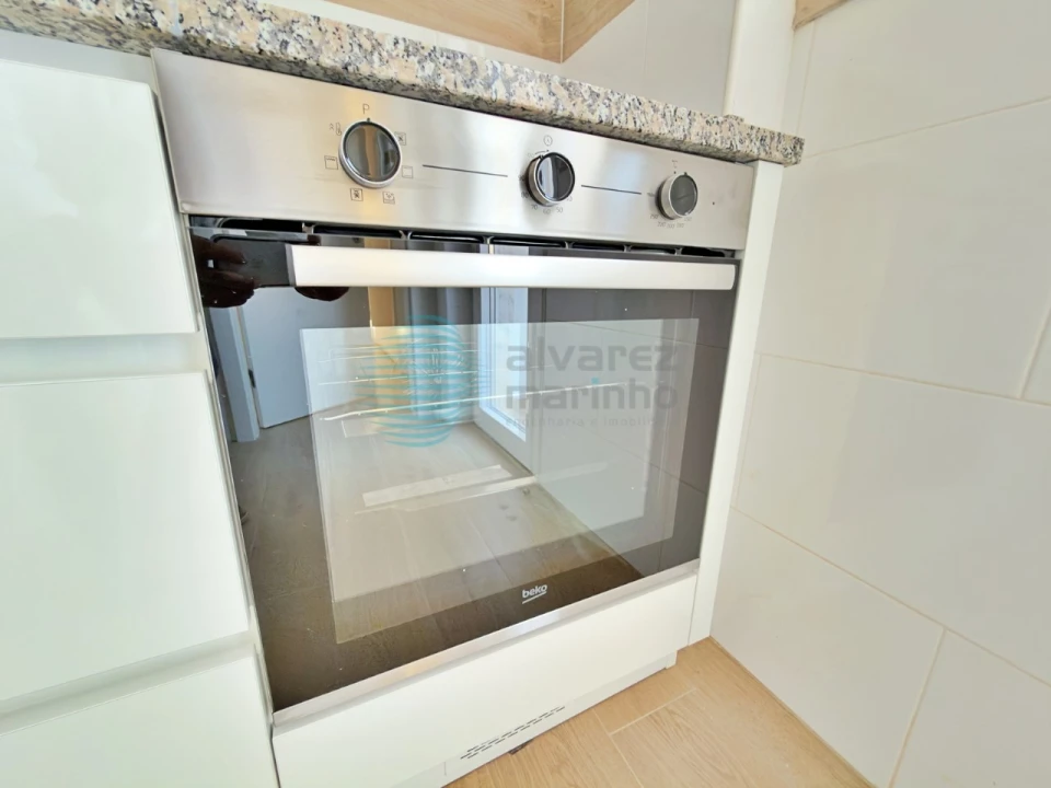 Apartamento T2 para Venda em Bombarral e Vale Covo Foto 17